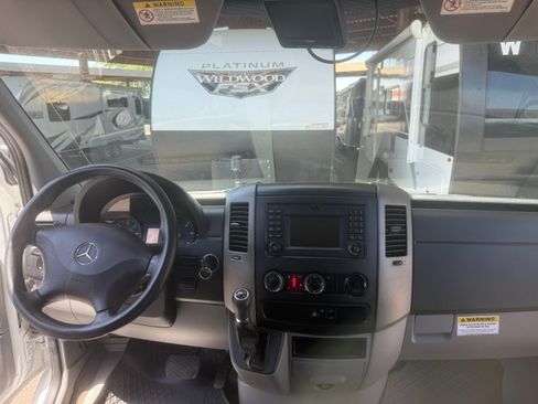 Used 2015 Mercedes-Benz Sprinter 3500 image 26