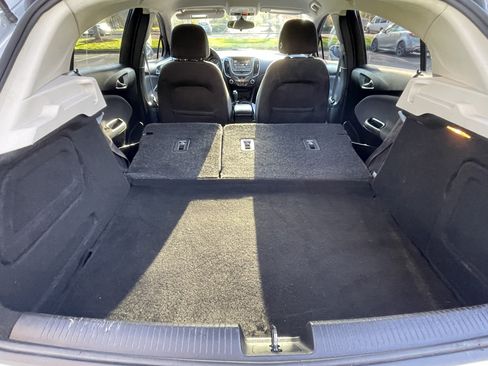 Used 2017 Chevrolet Cruze LT image 27