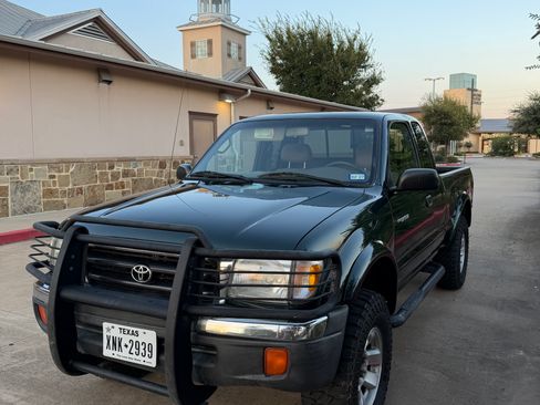 Used 1999 Toyota Tacoma PreRunner RWD image 11