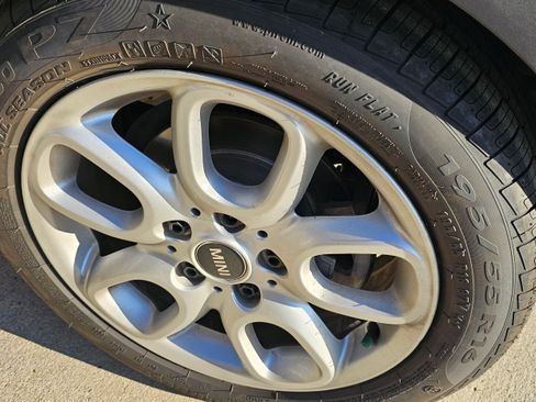 Used 2019 MINI Cooper 2-Door Hardtop image 17