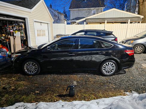 Used 2013 Toyota Avalon XLE Premium image 4