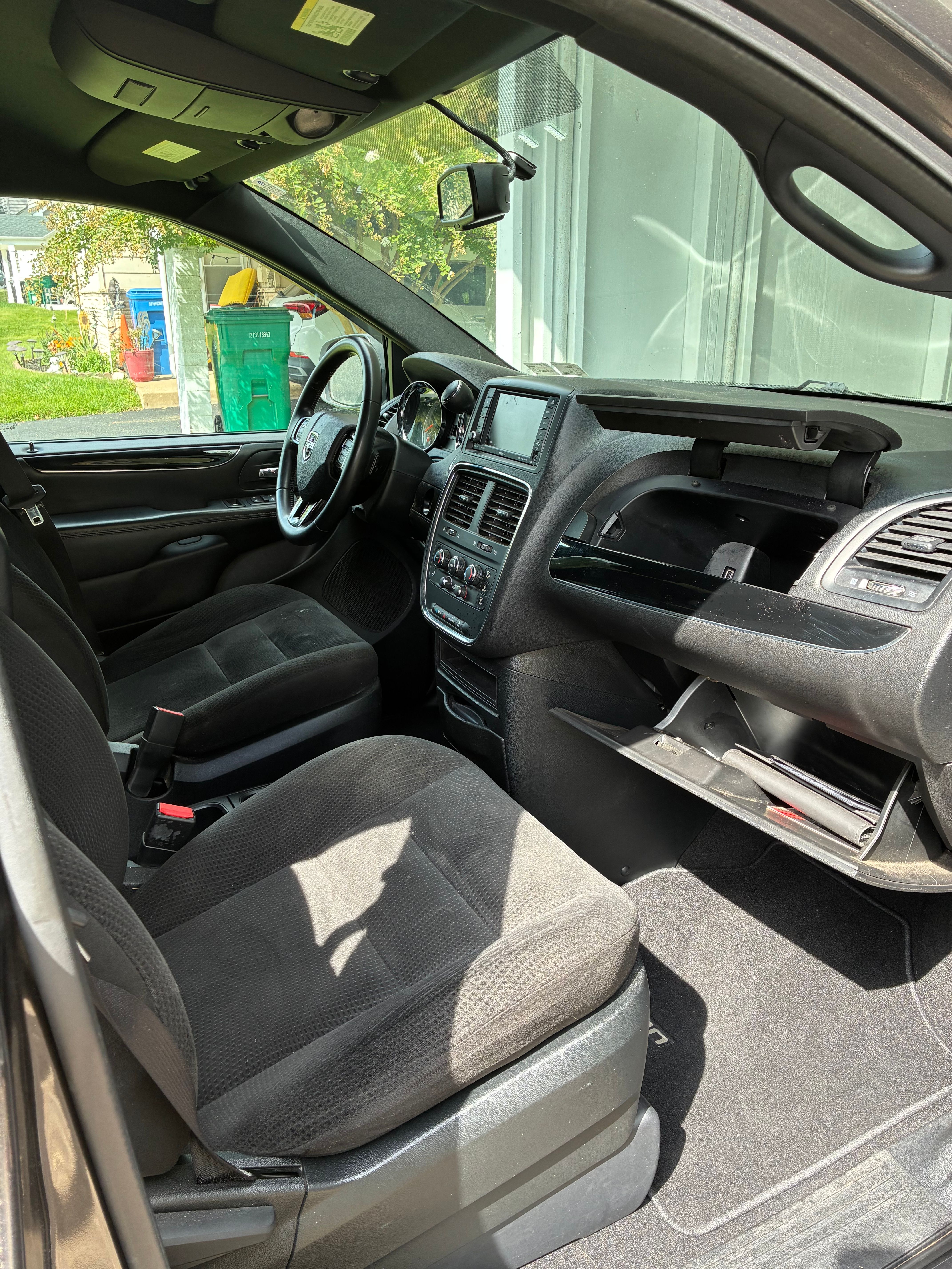 Used 2016 Dodge Grand Caravan SE FWD image 21
