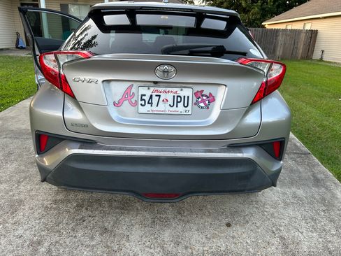 Used 2018 Toyota C-HR XLE FWD image 5