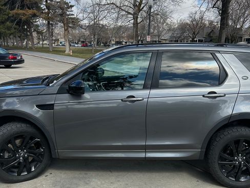 Used 2018 Land Rover Discovery Sport HSE Luxury image 2