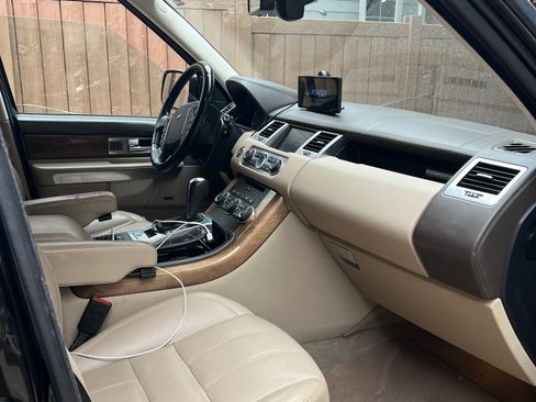 Used 2013 Land Rover Range Rover Sport HSE LUX w/ HSE Luxury Silver Pkg image 4