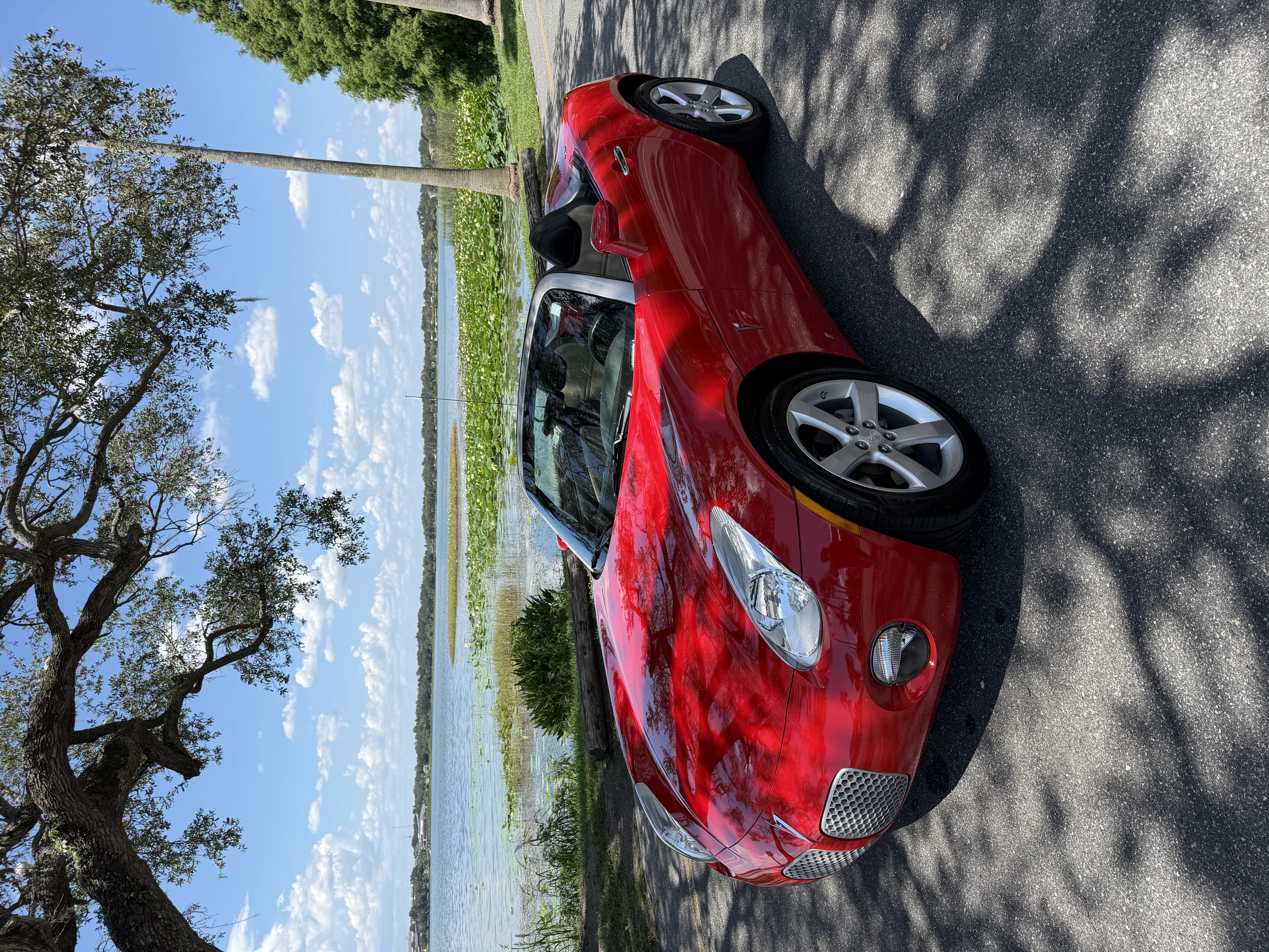 Used 2008 Pontiac Solstice Convertible w/ Premium Package RWD image 1