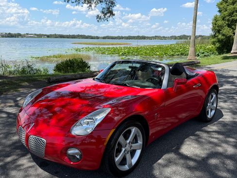 Used 2008 Pontiac Solstice Convertible w/ Premium Package RWD image 1