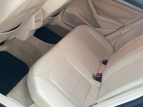 Used 2015 Volkswagen Passat 1.8T Limited Edition image 4