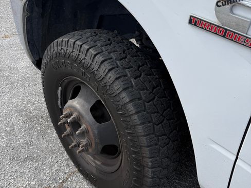 Used 2018 RAM 3500 Tradesman w/ Chrome Appearance Group image 9