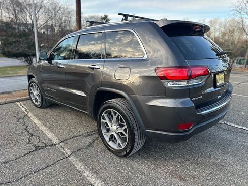 Used 2020 Jeep Grand Cherokee Limited w/ Premium Lighting Group image 9
