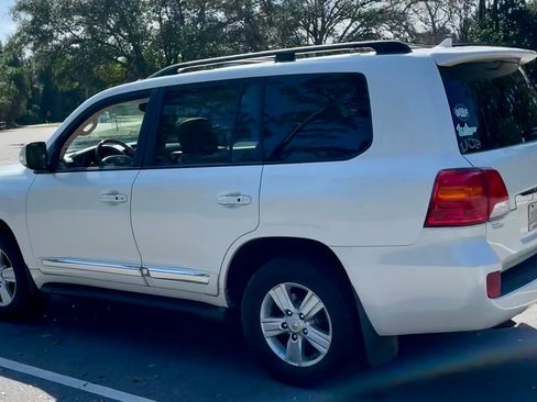 Used 2013 Toyota Land Cruiser image 6