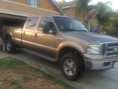 Used 2005 Ford F350 Lariat AWD/4WD image 4