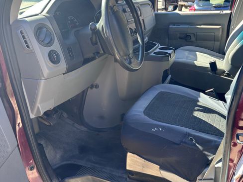 Used 2011 Ford E-250 and Econoline 250 w/ Commercial Cargo Van Pkg RWD image 11