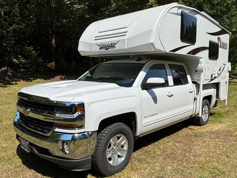Used 2017 Chevrolet Silverado 1500 LT w/ All Star Edition AWD/4WD image 1