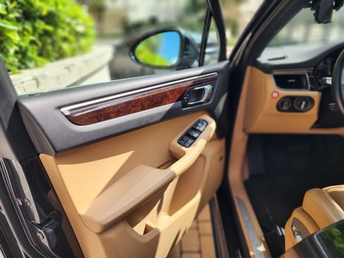 Used 2017 Porsche Macan S image 15