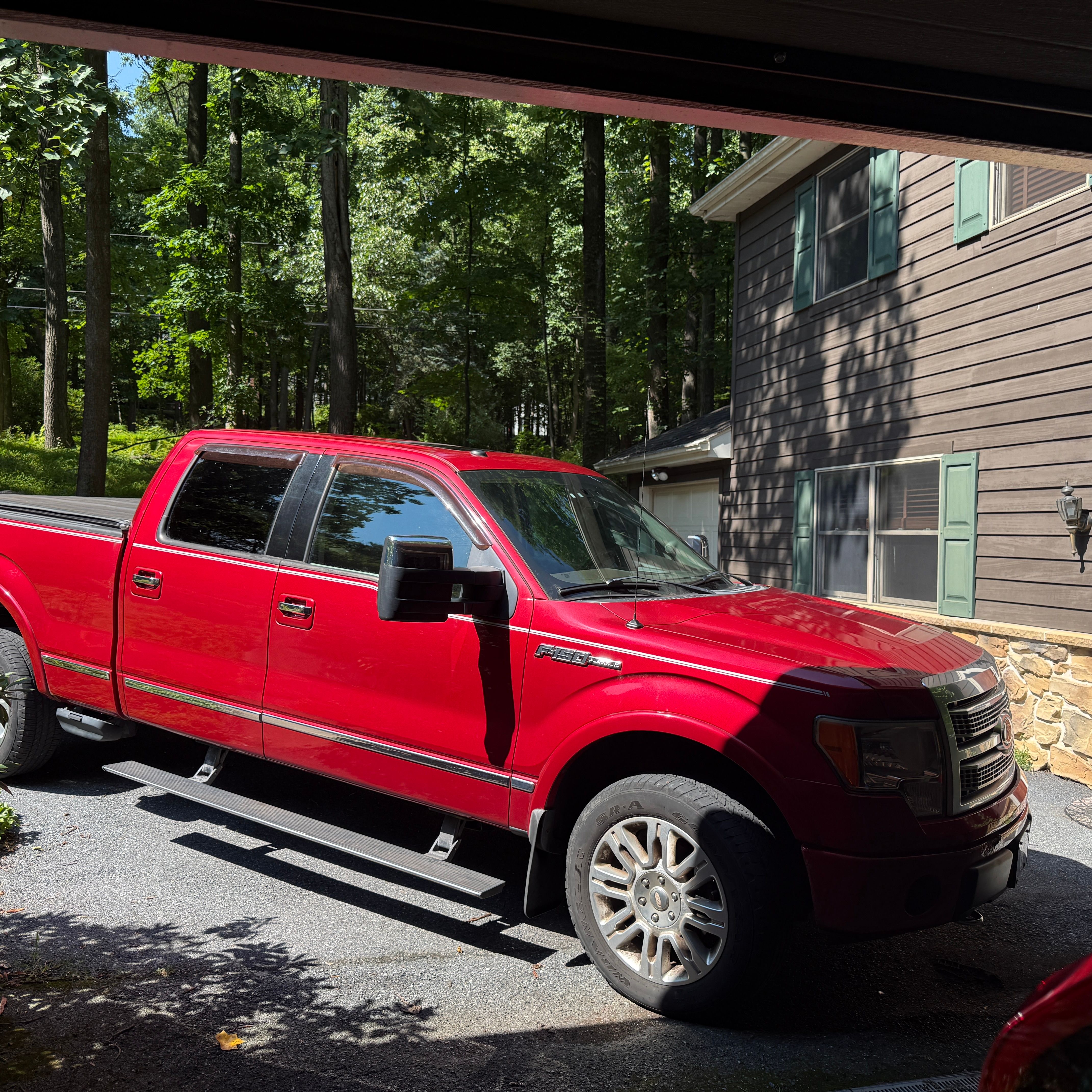 Used 2010 Ford F150 Lariat AWD/4WD image 1