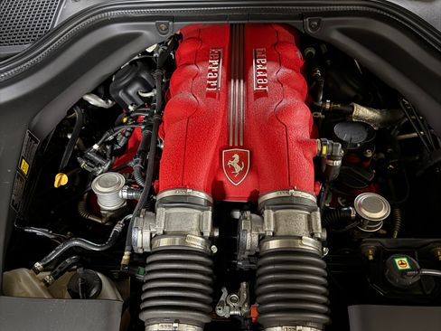 Used 2012 Ferrari California image 12