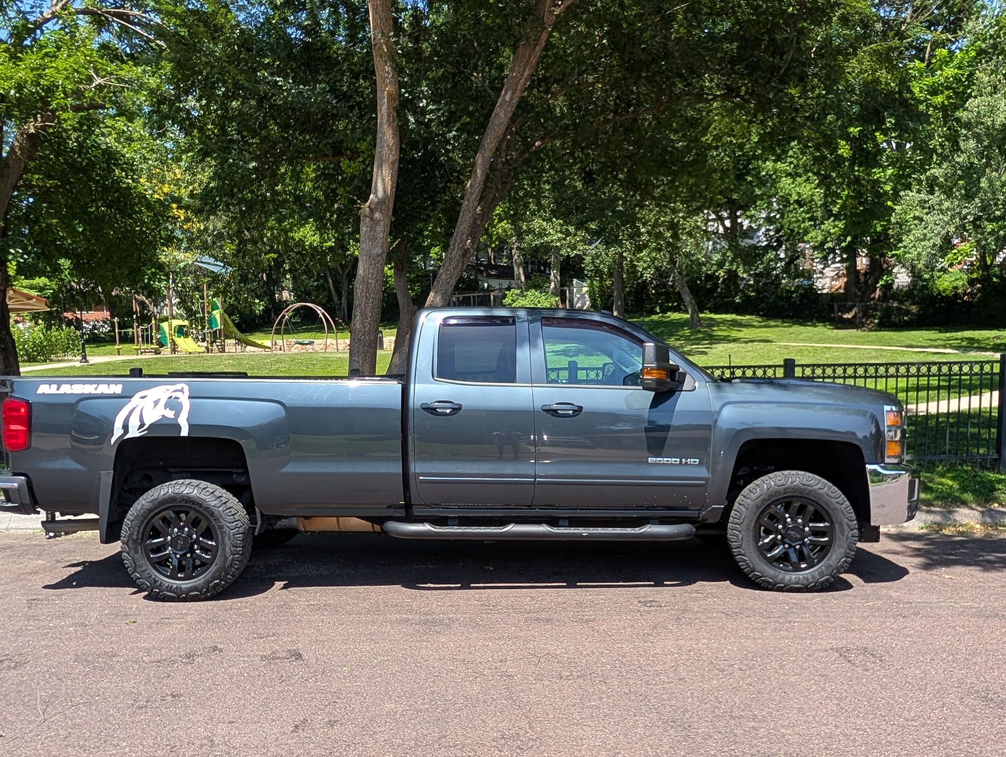 Used 2017 Chevrolet Silverado 2500 LT AWD/4WD image 6