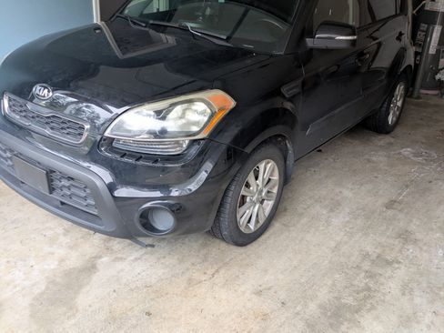 Used 2013 Kia Soul + image 12