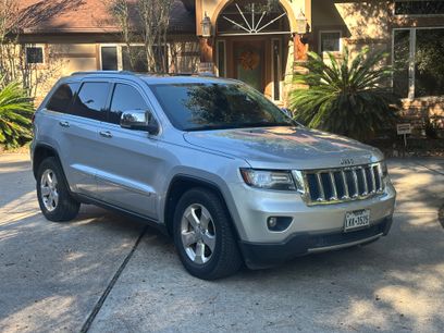 Used 2011 Jeep Grand Cherokee Limited w/ Luxury Group II