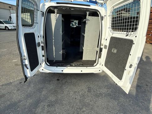 Used 2015 Nissan NV200 SV w/ Technology Package image 15