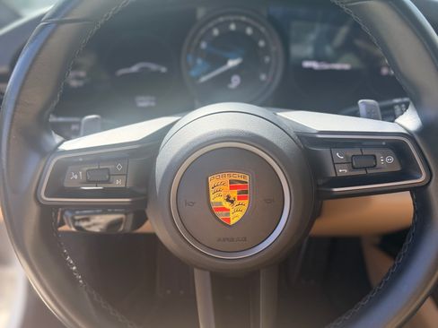 Used 2022 Porsche 911 Carrera image 17