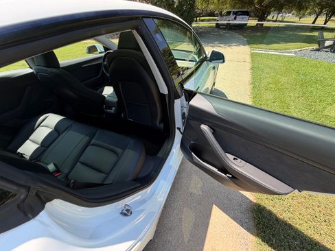 Used 2023 Tesla Model 3 Standard Range RWD image 16