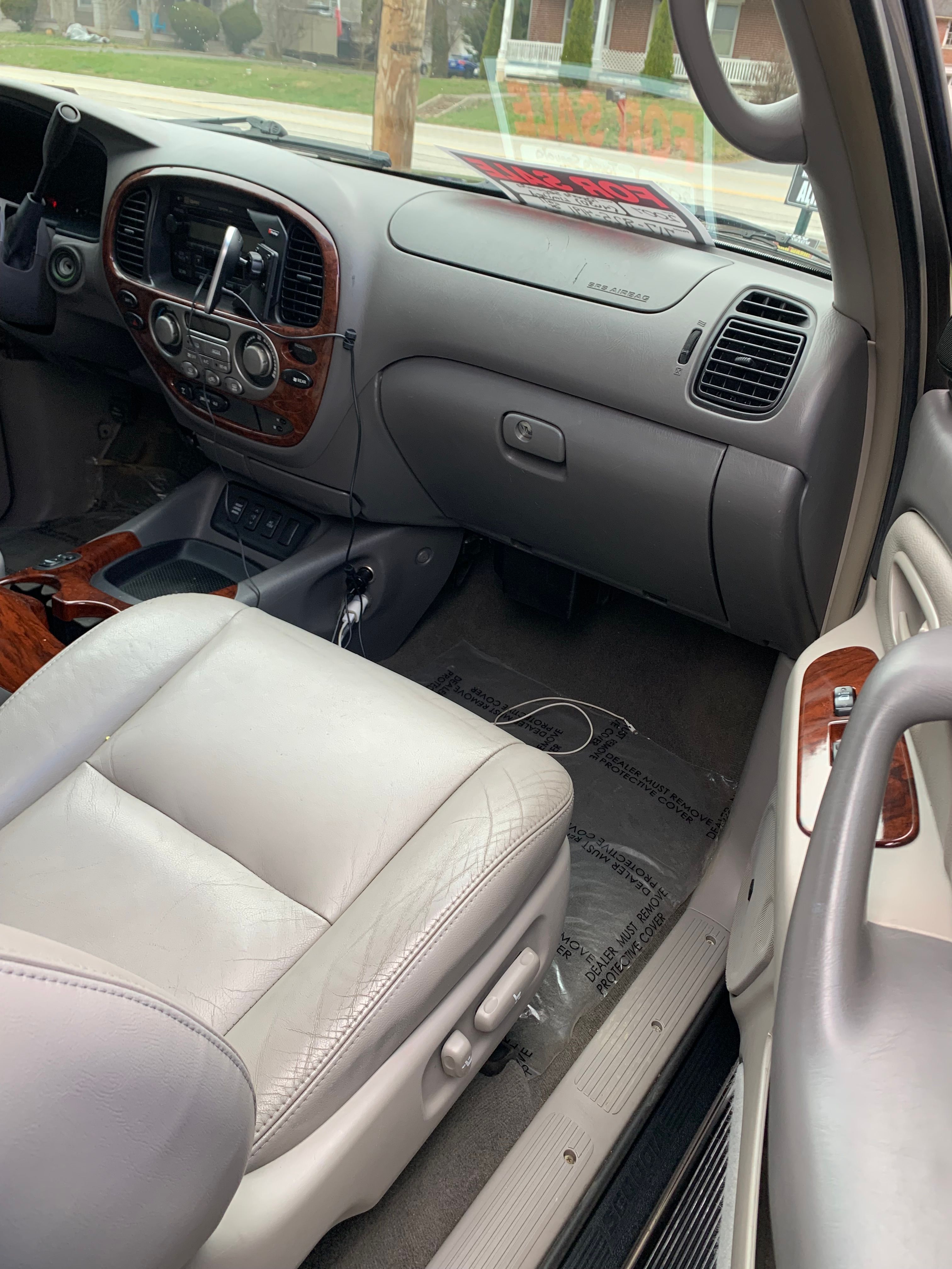 Used 2007 Toyota Sequoia Limited w/ Luxury Pkg AWD/4WD image 14