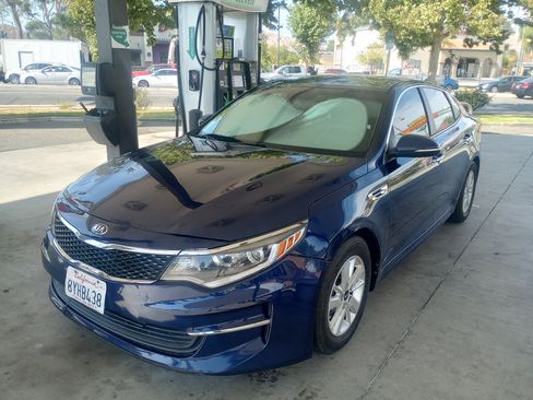 Used 2018 Kia Optima LX image 9