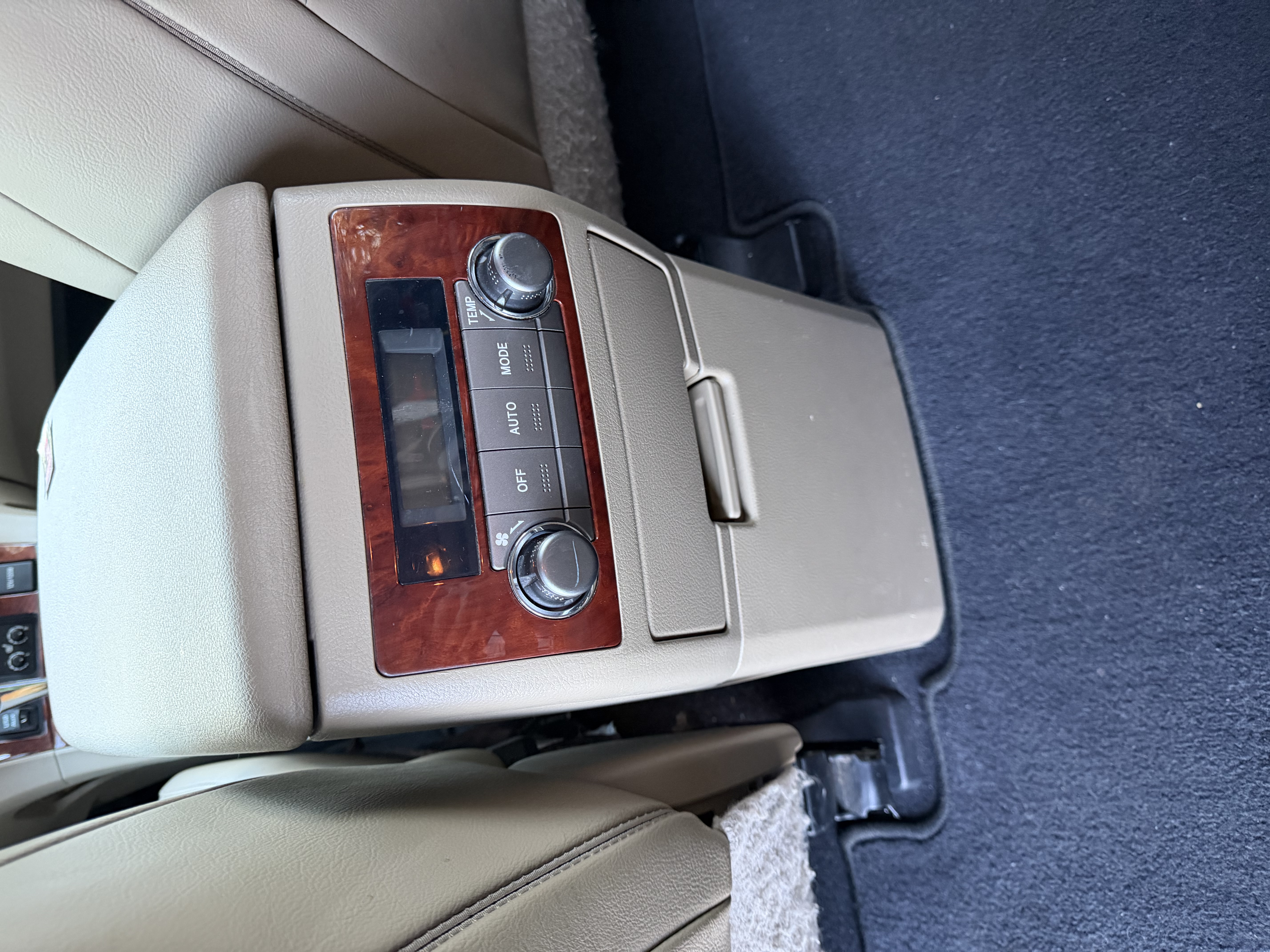 Used 2012 Toyota Highlander Limited w/ Tow Pkg FWD image 16