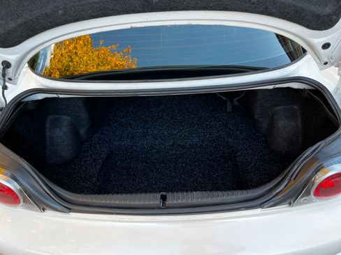 Used 2005 MAZDA RX-8 w/ MT Touring Pkg image 16