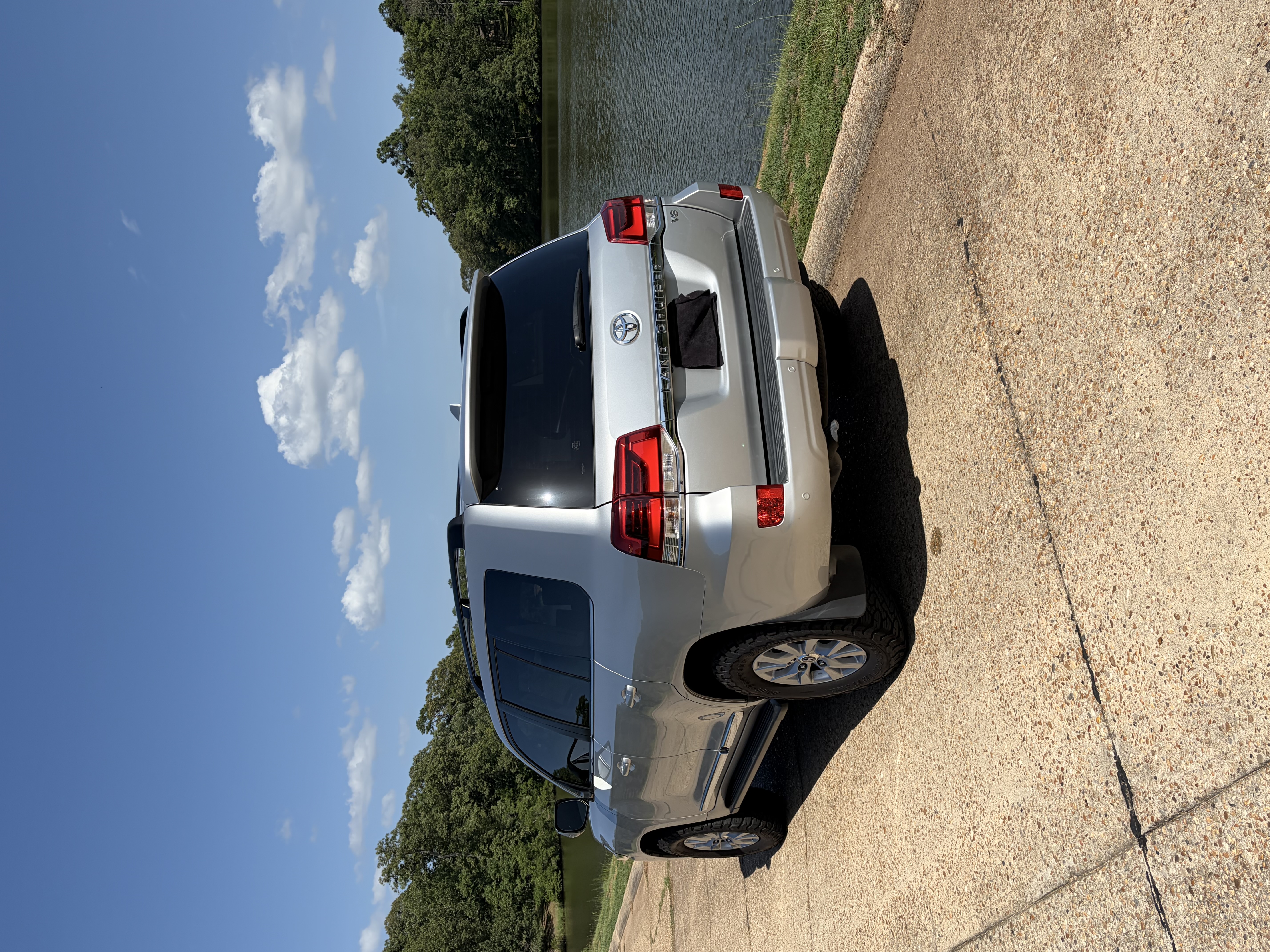 Used 2016 Toyota Land Cruiser AWD/4WD image 9