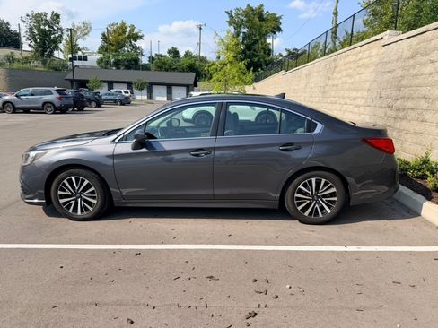 Used 2018 Subaru Legacy 2.5i Premium AWD/4WD image 4