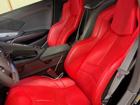 Used 2024 Chevrolet Corvette Stingray Coupe w/ Z51 Performance Package image 17