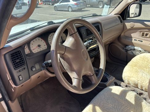 Used 2004 Toyota Tacoma PreRunner w/ Convenience Pkg RWD image 15