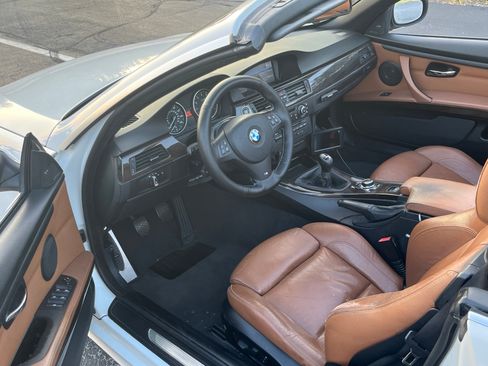 Used 2012 BMW 335i Convertible image 9