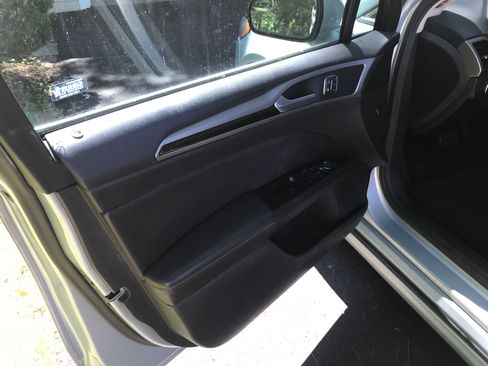 Used 2013 Ford Fusion SE FWD image 18
