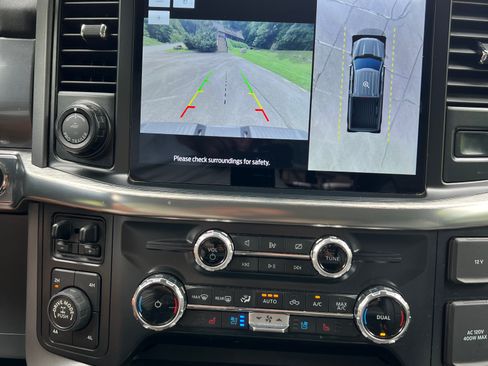 Used 2022 Ford F150 Lariat image 11