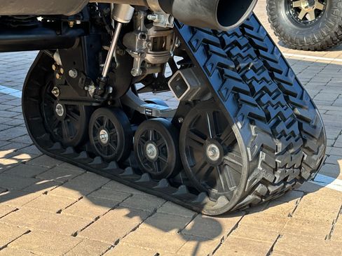 Used 2022 Jeep Wrangler Sport image 24