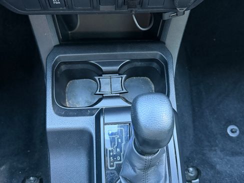 Used 2021 Toyota Tacoma SR image 9