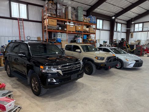 Used 2017 Toyota Tacoma TRD Off-Road image 11