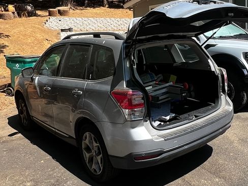 Used 2017 Subaru Forester 2.5i Touring AWD/4WD image 4