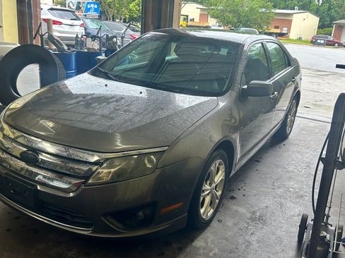 Used 2012 Ford Fusion SE image 2