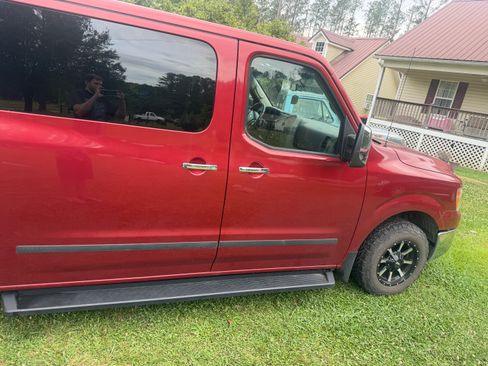 Used 2018 Nissan NV 3500 SL RWD image 17