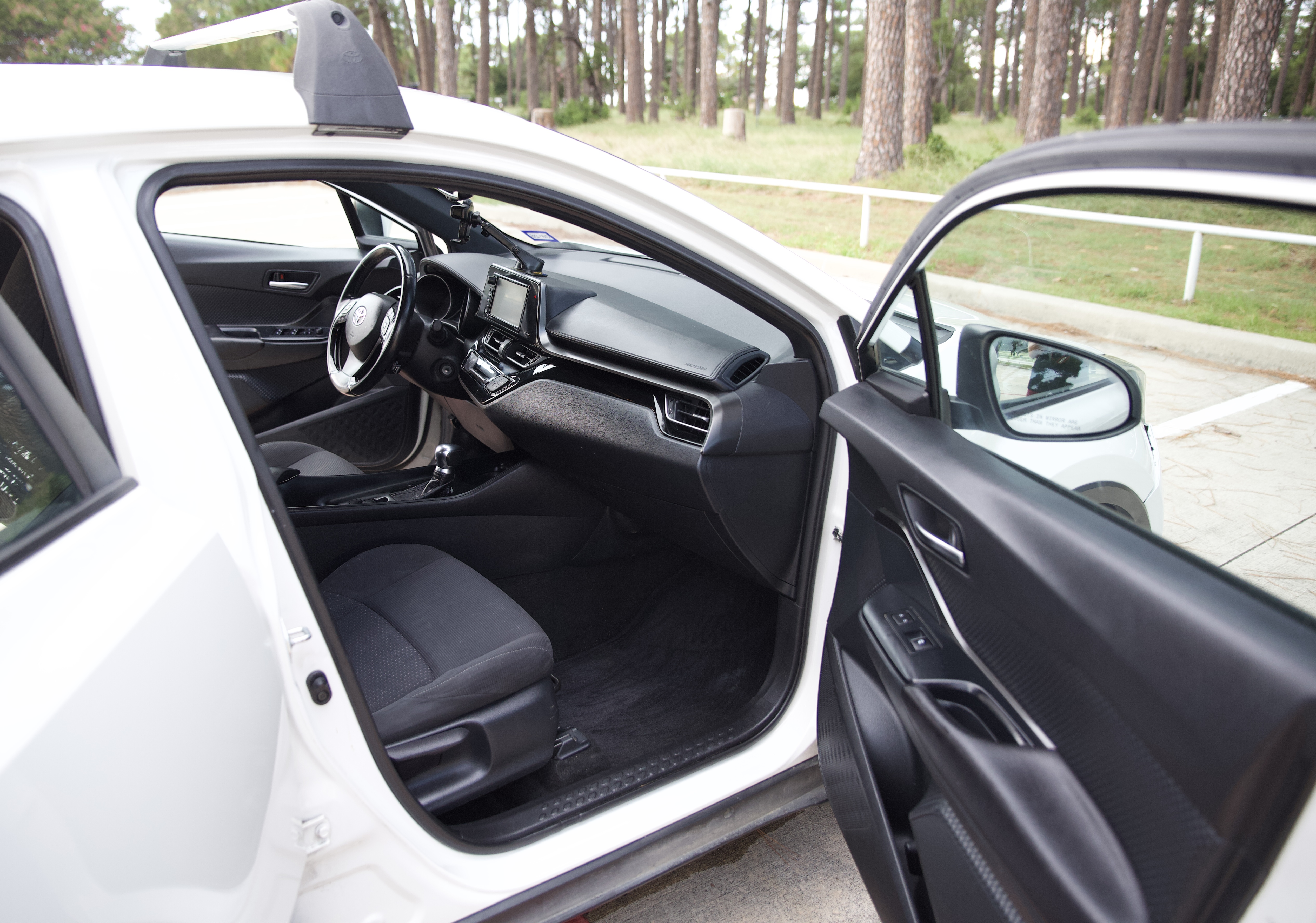 Used 2018 Toyota C-HR XLE FWD image 18