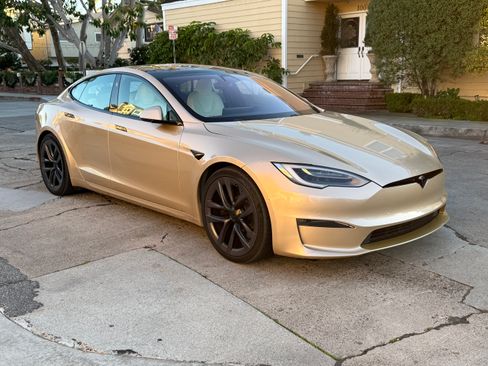 Used 2021 Tesla Model S Plaid image 9