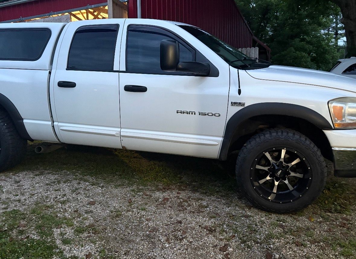 Used 2006 Dodge Ram 1500 Truck SLT AWD/4WD image 1