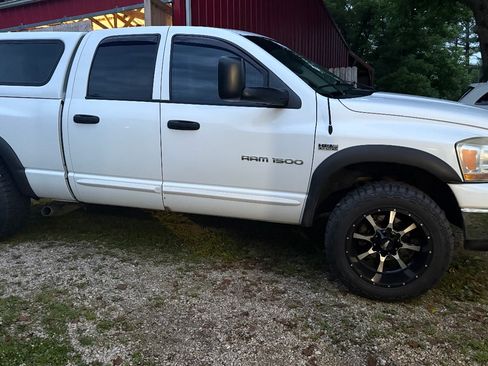 Used 2006 Dodge Ram 1500 Truck SLT AWD/4WD image 1