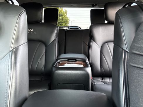 Used 2013 INFINITI QX56 4WD w/ Deluxe Touring Pkg image 18