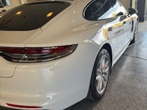 Used 2021 Porsche Panamera image 11
